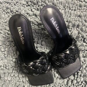Bella Marie Women's Black Sandals